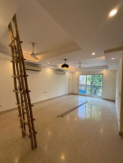 3 BHK + Servant Room Builder Floor For Rent in South Extension II