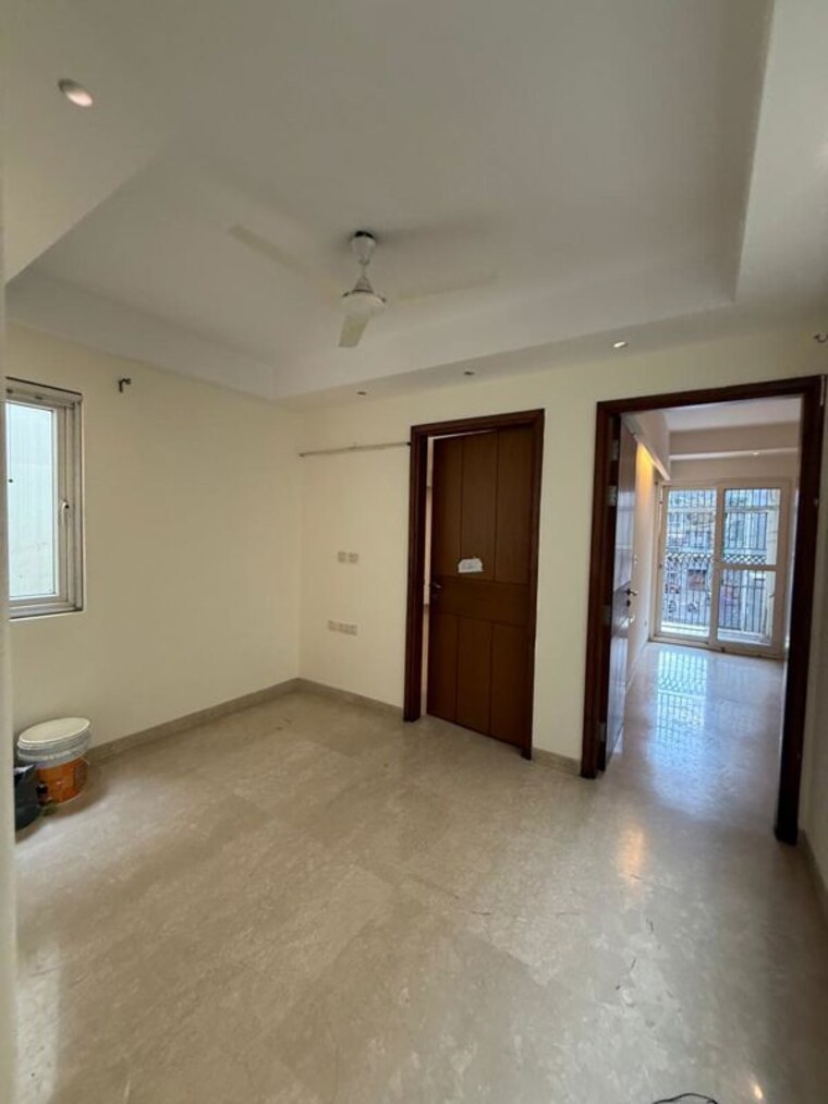 Room, south extension ii 3 Bedroom 1800 Sq.Ft. Builder Floor In South Extension ii Delhi 10238457