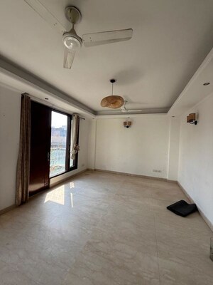 Room in 3 BHK Builder Floor at Greater Kailash I – for Rent