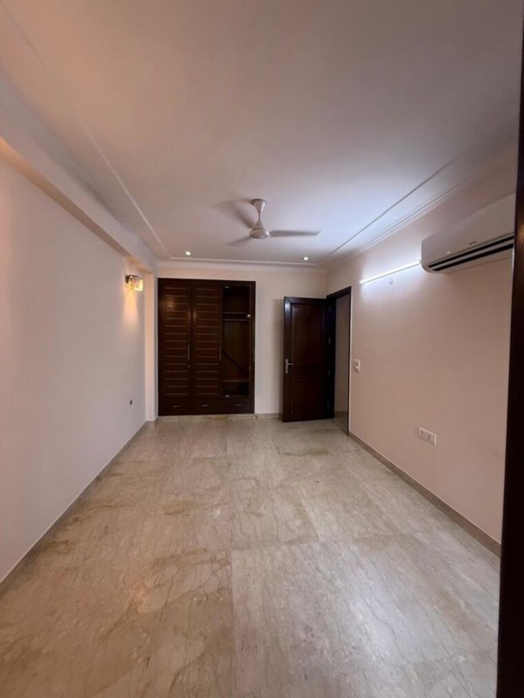 Room, nehru enclave 3 Bedroom 1800 Sq.Ft. Builder Floor In Nehru Enclave Delhi 10238464