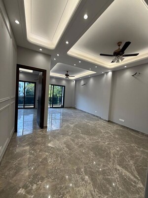 Room in 3 BHK Builder Floor at Shivalik Colony – for Rent