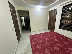 Bedroom in 2 BHK Builder Floor at Sector 52 – for Rent