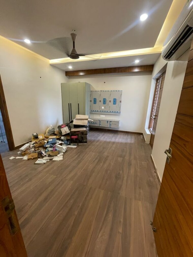 Bedroom, sector 21c 4 Bedroom 500 Sq.Yd. Builder Floor In Sector 21c Faridabad 10238481