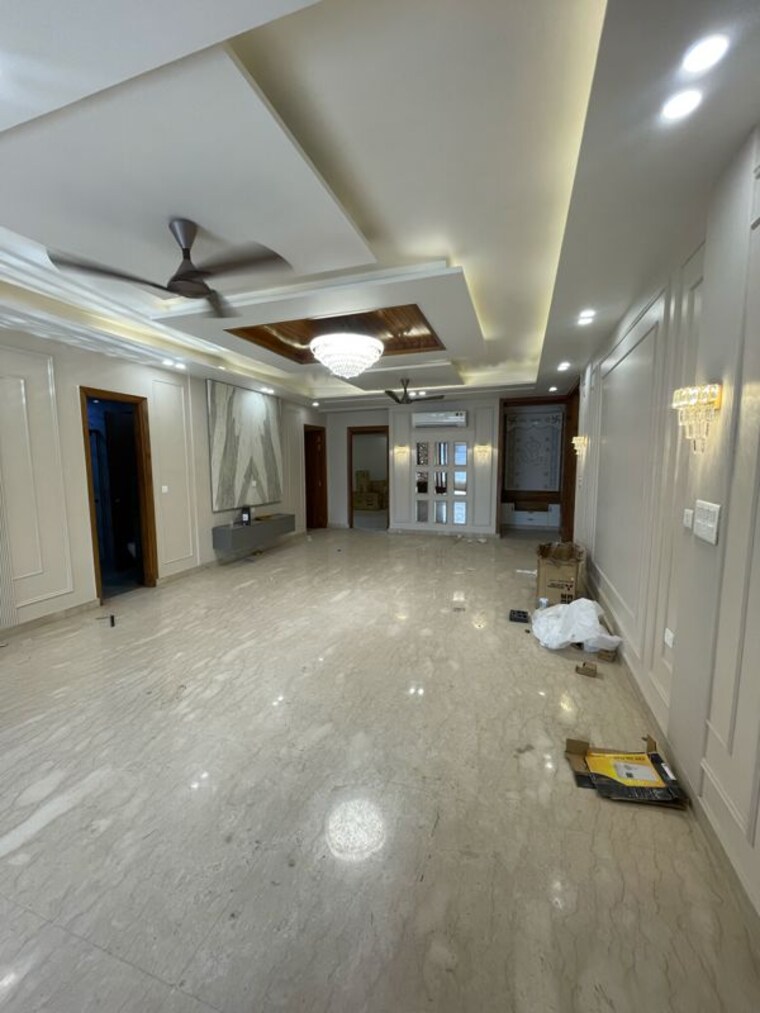  Parking, sector 21c 4 Bedroom 500 Sq.Yd. Builder Floor In Sector 21c Faridabad 10238481