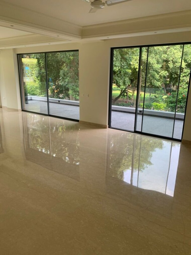 Room, safdarjung enclave 4 Bedroom 4630 Sq.Ft. Builder Floor In Safdarjung Enclave Delhi 10238498