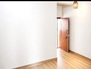 Room in 2.5 BHK Apartment at Sarsole – for Rent