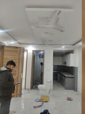 Building Lobby in 3 BHK Builder Floor at Govindpuri – for Rent