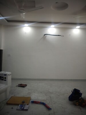 Room in 3 BHK Builder Floor at Govindpuri – for Rent