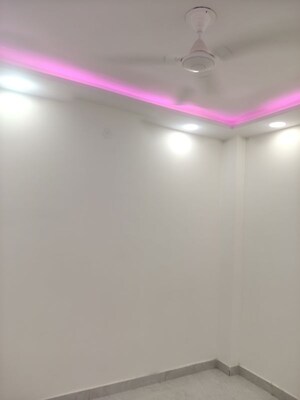 Room in 3 BHK Builder Floor at Govindpuri – for Rent