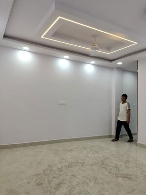 Room in 3 BHK Builder Floor at Govindpuri – for Sale