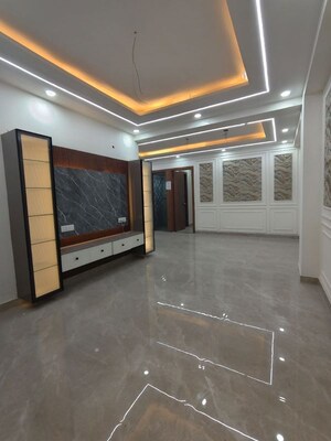 Room in 4 BHK Apartment at Lotus Panache, Sector 110 – for Sale