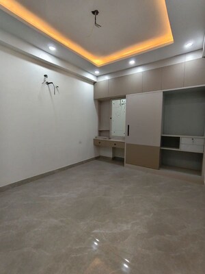 Room in 4 BHK Apartment at Lotus Panache, Sector 110 – for Sale