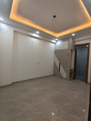 Room in 4 BHK Apartment at Lotus Panache, Sector 110 – for Sale