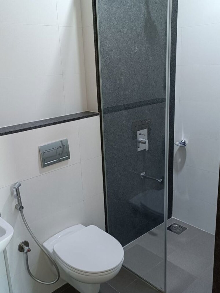 Washroom, lodha-splendora 2 Bedroom 1370 Sq.Ft. Apartment In Ghodbunder Road Thane 10238620