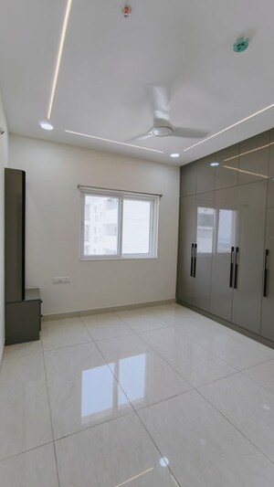 Room in 3 BHK Apartment at Prestige Beverly Hills, Kokapet – for Rent