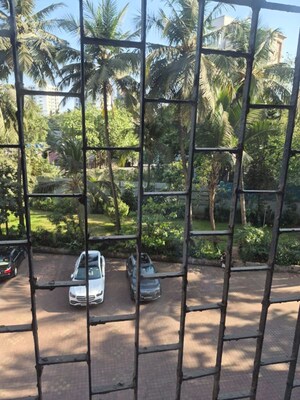 Gym in 3.5 BHK Apartment at Vinit Tower, Andheri West – for Rent