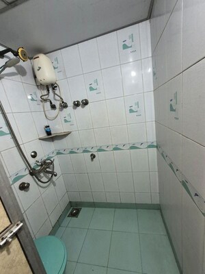 Bathroom in 3.5 BHK Apartment at Vinit Tower, Andheri West – for Rent