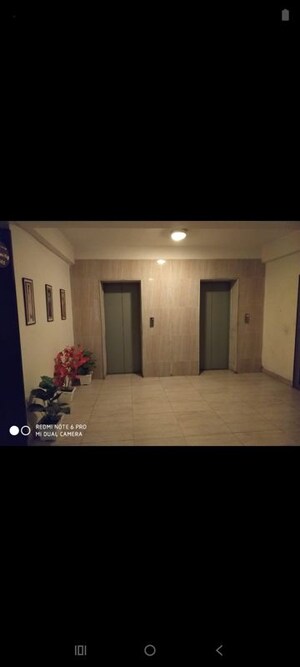 Room in 2.5 BHK Apartment at Ajnara Grand Heritage, Sector 74 – for Rent