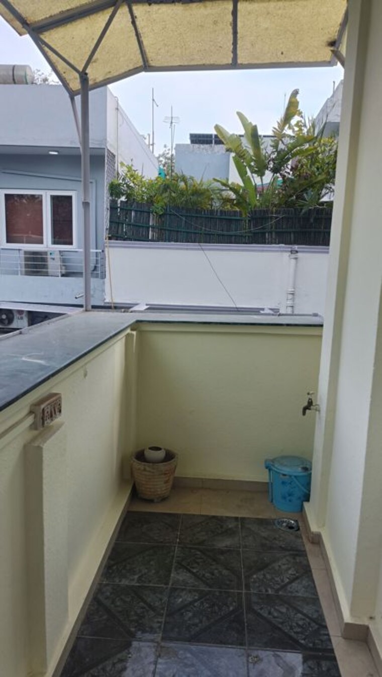 Balcony, hauz khas enclave 2 Bedroom 1200 Sq.Ft. Builder Floor In Hauz Khas Enclave Delhi 10238639