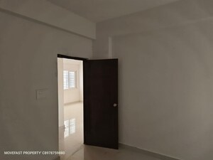 Room in 2 BHK Apartment at Candeur 40, Miyapur – for Sale