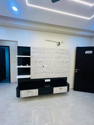 Room in 3 BHK Apartment at Aditya Empress Towers, Shaikpet – for Sale