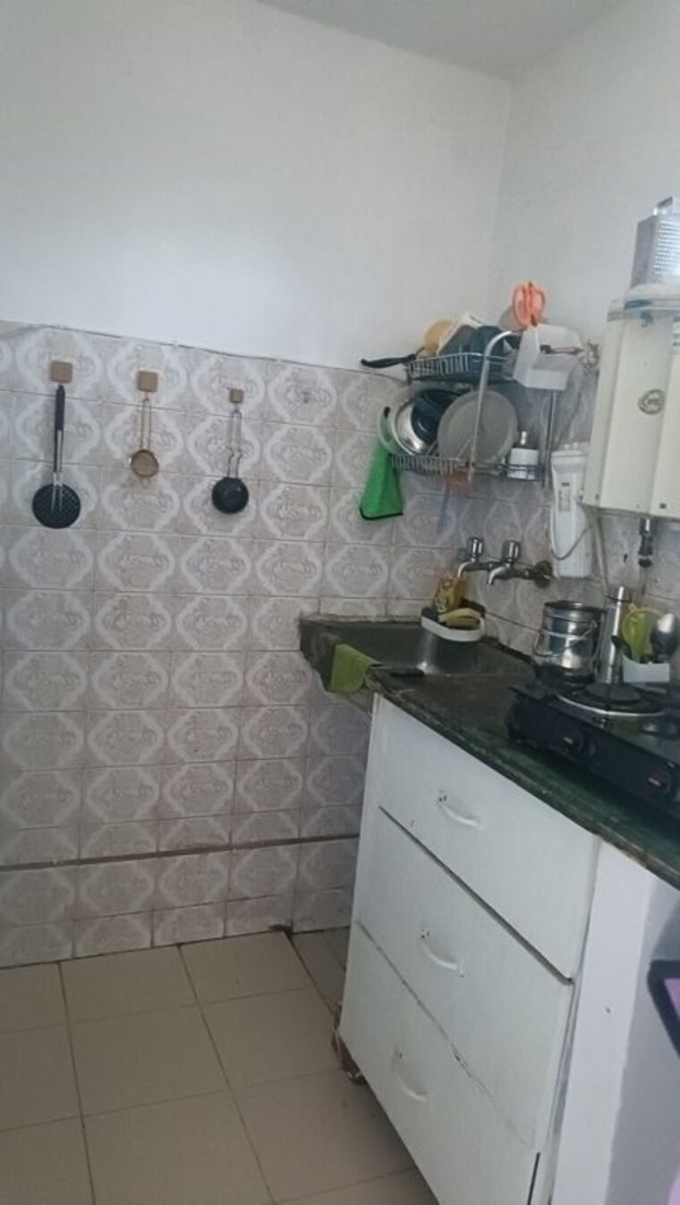 Kitchen, safdarjung development area 1.5 Bedroom 700 Sq.Ft. Builder Floor In Safdarjung Development Area Delhi 10238696