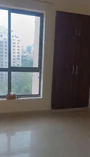 Room in 2 BHK Apartment at Unitech Uniworld Gardens 2, Sector 47 – for Rent