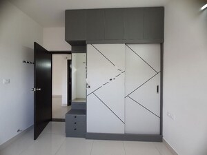 Room in 3 BHK Apartment at Kolte Patil iTowers Exente, Electronic City Phase I – for Rent