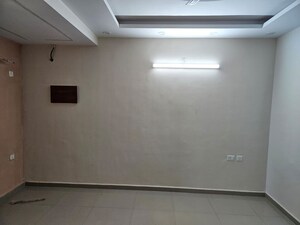 Room in 3 BHK Apartment at Pyramid Altia, Sector 70 – for Rent
