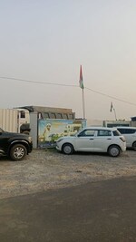 300 Sq.Yd. Plot in Sector 40