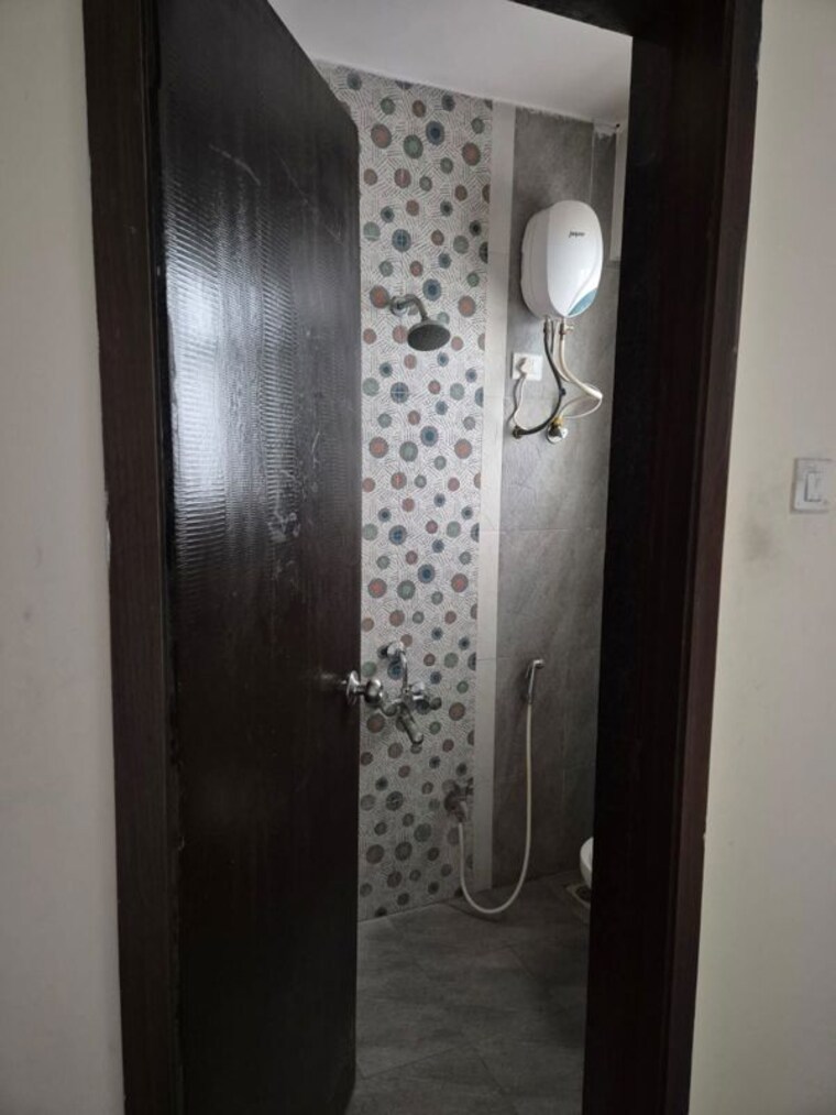 Bathroom, tanish-orchid 2.5 Bedroom 737 Sq.Ft. Apartment In Charholi Budruk Pune 10238799
