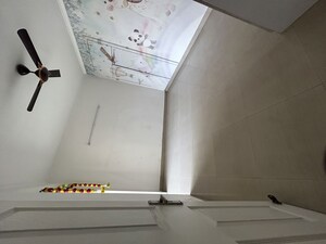 Furnished Amenities in 3 BHK Apartment at Paramount Floraville, Sector 137 – for Rent