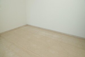 Room in 4 BHK Apartment at Ariisto Bellanza, Mulund West – for Rent