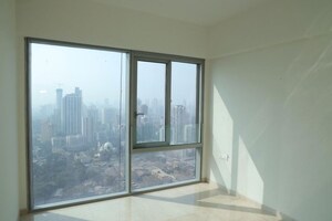 Room in 4 BHK Apartment at Ariisto Bellanza, Mulund West – for Rent