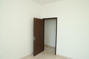 Room in 4 BHK Apartment at Ariisto Bellanza, Mulund West – for Rent