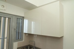 Room in 4 BHK Apartment at Ariisto Bellanza, Mulund West – for Rent