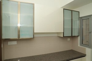 Room in 4 BHK Apartment at Ariisto Bellanza, Mulund West – for Rent