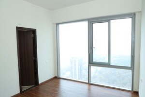 Room in 4 BHK Apartment at Ariisto Bellanza, Mulund West – for Rent