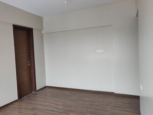Room in 2 BHK Apartment at Kabra Centroid, Santacruz East – for Rent