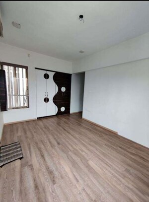 Room in 2 BHK Apartment at Lodha Luxuria Priva, Majiwada – for Sale