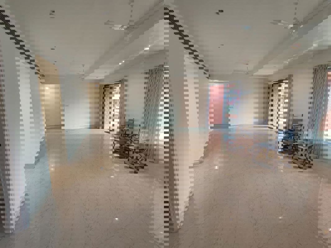 3.5 BHK + Extra Room 1470 Sq.Ft. Apartment in Mantra Mirari