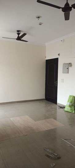 2.5 BHK + Servant Room Apartment For Rent in Saviour Greenisle