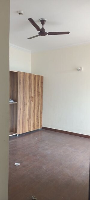 Room in 2.5 BHK Apartment at Saviour Greenisle, Sain Vihar – for Rent