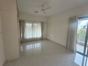 Room in 4 BHK Apartment at Mantra Mirari, Koregaon Park – for Rent