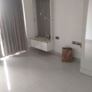 Room in 3 BHK Apartment at Dhoot Time Residency, Sector 63 – for Rent