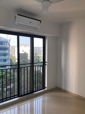 Room in 2 BHK Apartment at Kalpataru Primus Residence, Santacruz East – for Rent