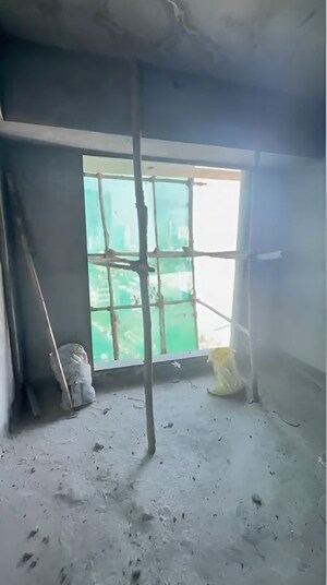 Master Bedroom in 1.5 BHK Apartment at Nagpada – for Sale