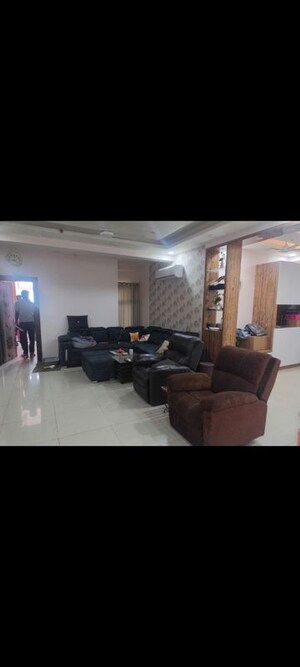 3.5 BHK Apartment For Rent in Ajnara Klock Tower, Sector 74