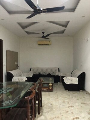 Team Area in 2 BHK Independent House at North Mullanpur – for Rent
