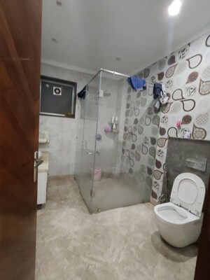 Bathroom in 3 BHK Builder Floor at Ansal Sushant Shopping Arcade, Sector 27 – for Rent